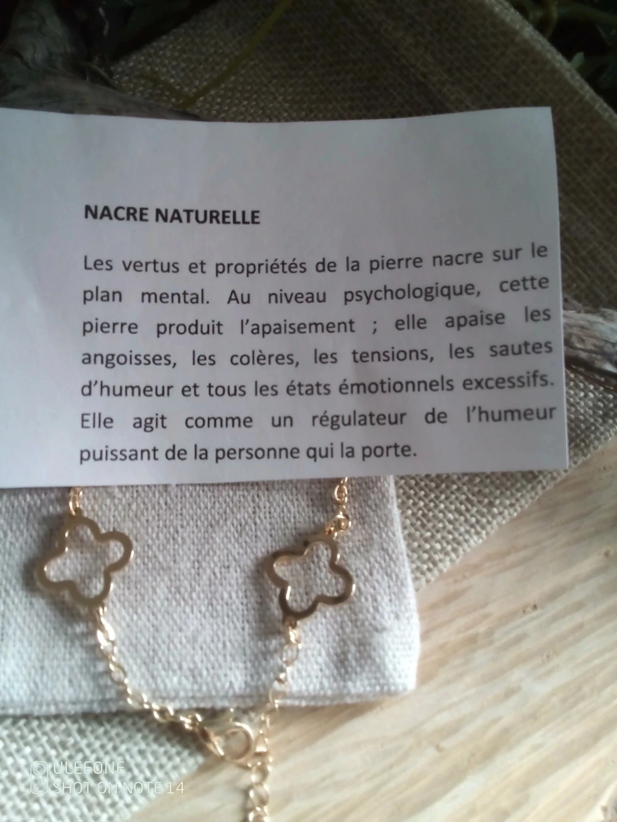 Bracelet trèfles dorés et nac're naturelle – photo 3